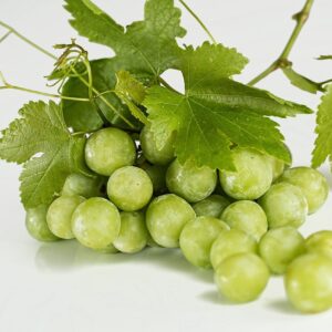 grapes, green, fruit-582207.jpg